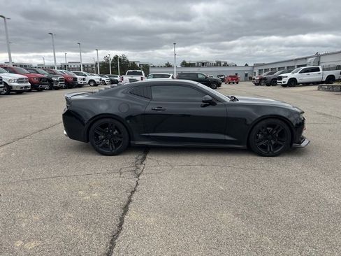 Used 2017 Chevrolet Camaro LT image 6
