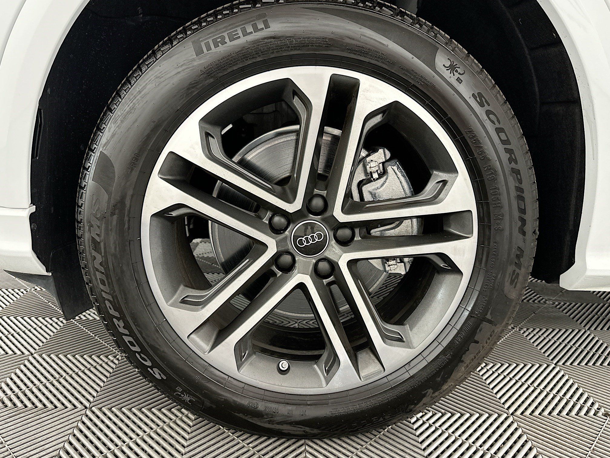 Used 2025 Audi Q5 Premium Plus AWD/4WD image 36