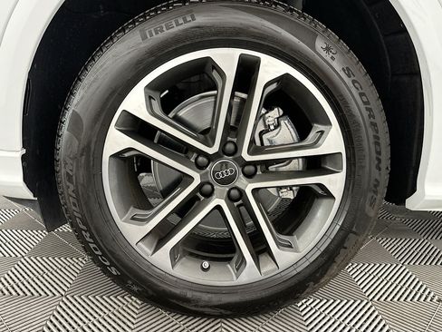 Used 2025 Audi Q5 Premium Plus AWD/4WD image 36