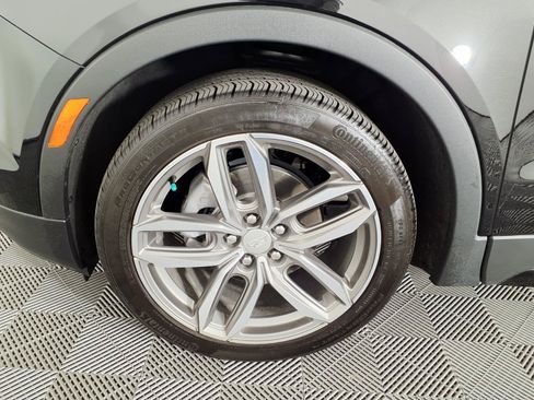Certified 2023 Cadillac XT4 Sport w/ Technology Package FWD image 7