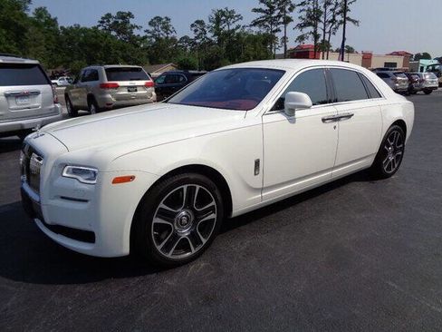 Used 2017 Rolls-Royce Ghost image 46