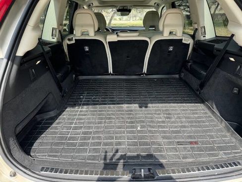 Used 2016 Volvo XC90 T6 Momentum w/ Momentum Plus Package image 21