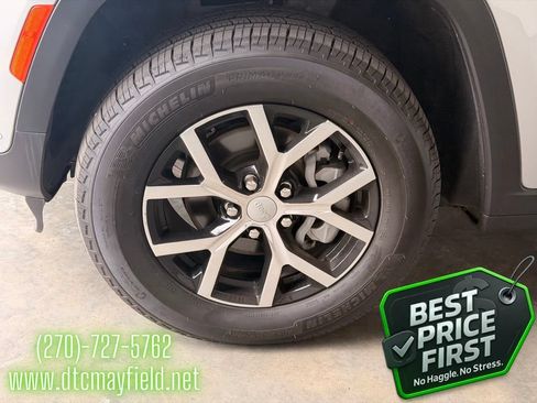 Used 2025 Jeep Grand Cherokee Limited w/ Luxury Tech Group II AWD/4WD image 1