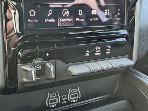Used 2025 RAM 1500 Big Horn AWD/4WD image 25