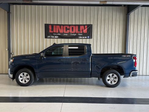 Used 2022 Chevrolet Silverado 1500 LT image 2