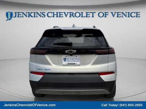 Used 2023 Chevrolet Bolt EUV LT w/ Driver Confidence Package FWD image 5