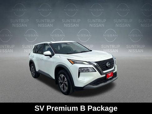 Used 2023 Nissan Rogue SV w/ SV Premium B Package FWD image 9