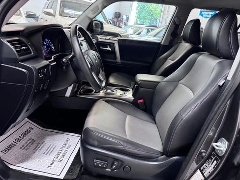 Used 2016 Toyota 4Runner SR5 Premium RWD image 14