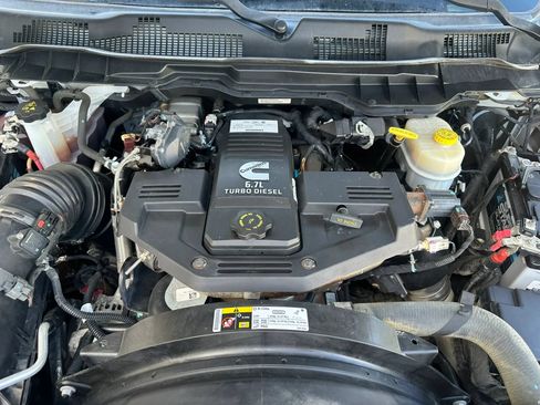 Used 2018 RAM 3500 Tradesman w/ Chrome Appearance Group AWD/4WD image 33