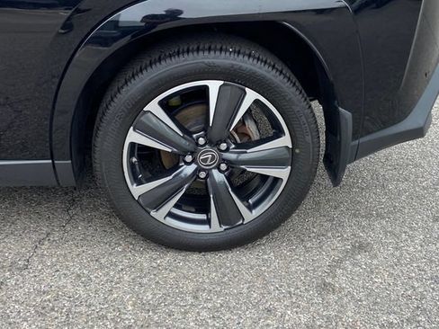 Used 2024 Lexus UX 250h AWD w/ Premium Package image 12