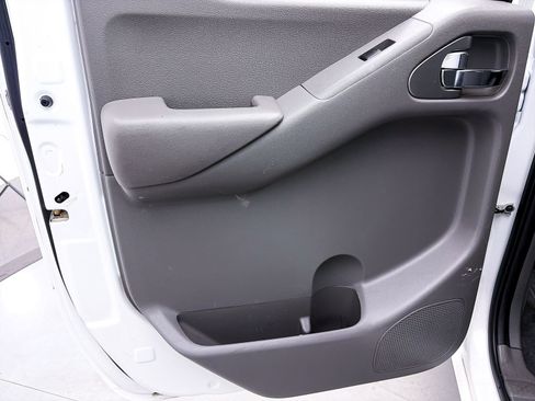 Used 2019 Nissan Frontier SV image 25