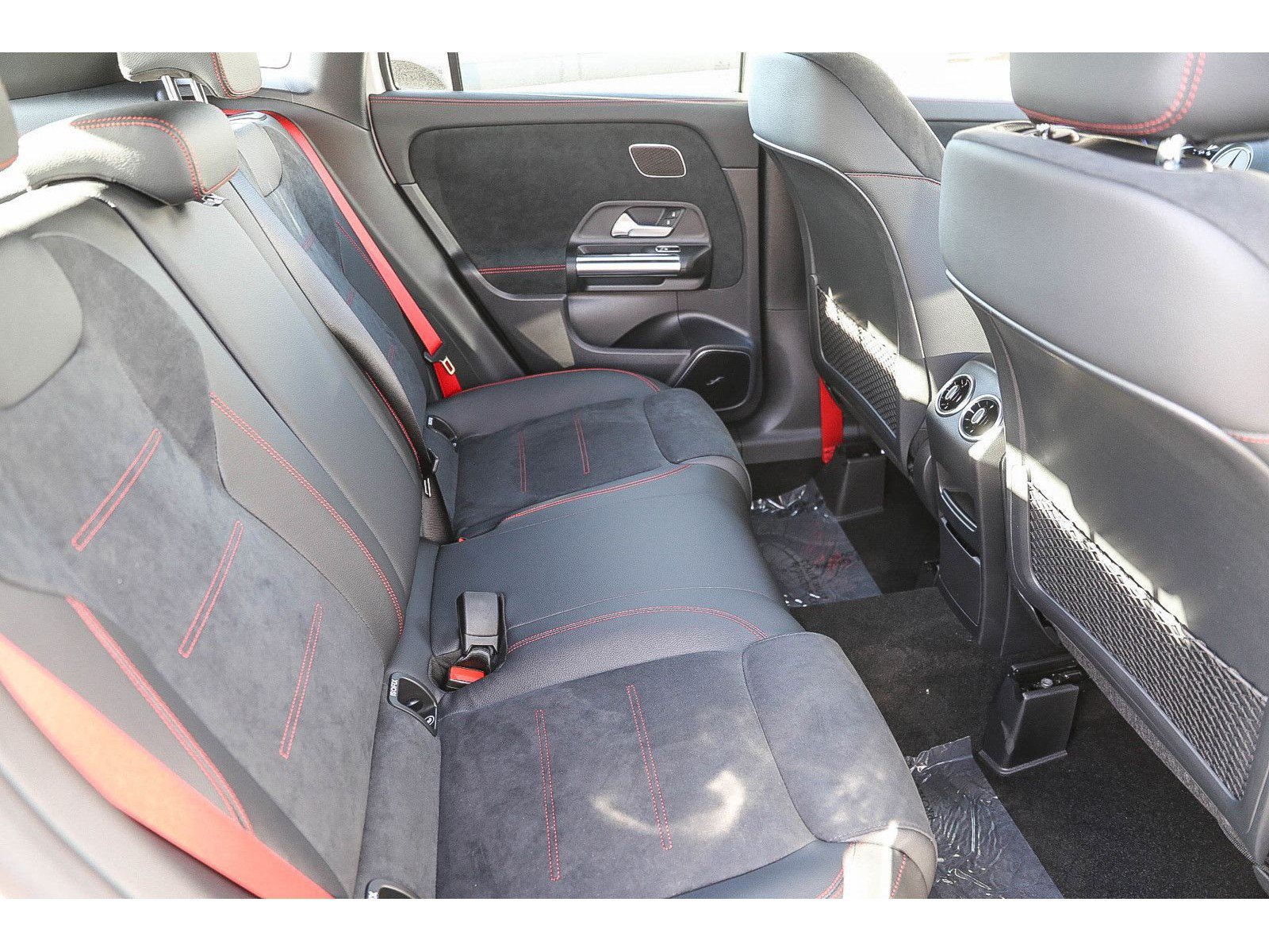 Used 2024 Mercedes-Benz GLA 35 AMG 4MATIC image 21