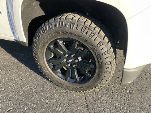 Used 2019 Chevrolet Colorado Z71 image 3