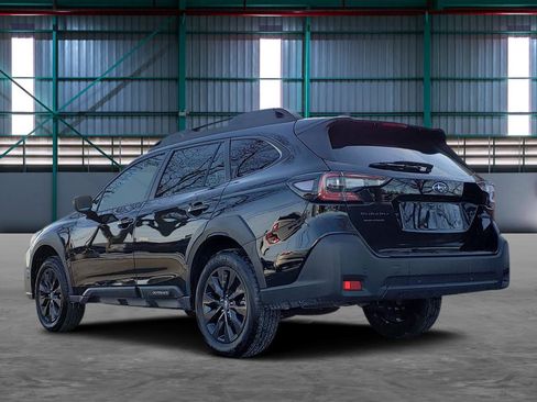 Used 2025 Subaru Outback Onyx Edition image 3