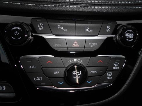 New 2026 Chrysler Pacifica Select image 15