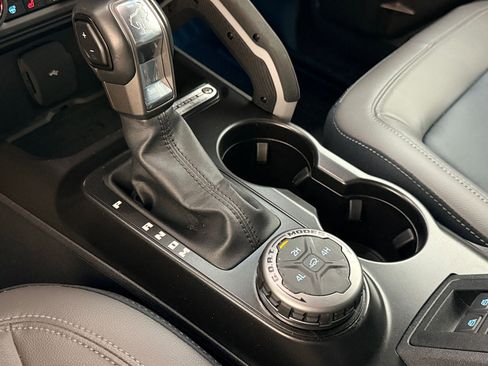 Used 2023 Ford Bronco Outer Banks image 17