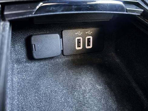 Used 2017 Lincoln MKC Premiere image 33