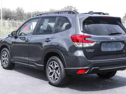 Used 2022 Subaru Forester Premium image 13