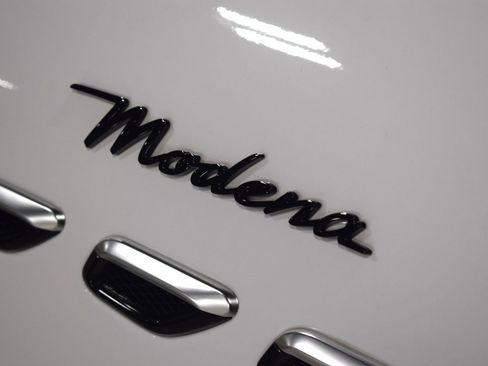 Certified 2023 Maserati Grecale Modena AWD/4WD image 11