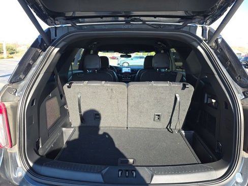 Used 2023 Ford Explorer ST-Line w/ Class IV Trailer Tow Package image 11