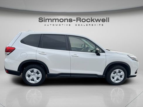 Used 2023 Subaru Forester image 8