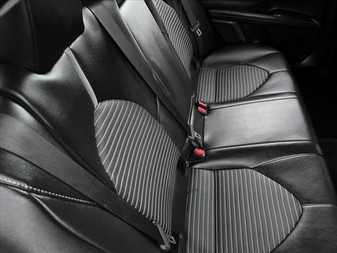 Used 2024 Toyota Camry SE image 18