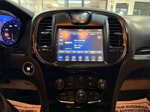 Used 2019 Chrysler 300 S image 15
