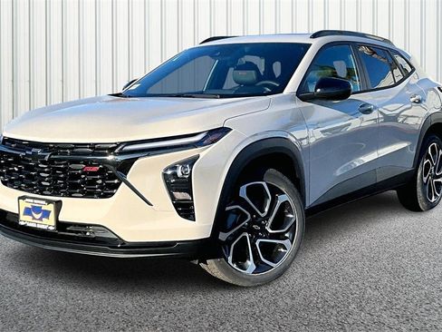 New 2026 Chevrolet Trax RS w/ Sunroof Package image 7