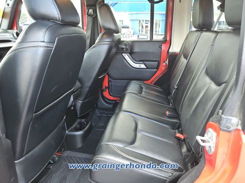 Used 2015 Jeep Wrangler Unlimited Rubicon w/ Dual Top Group AWD/4WD image 11