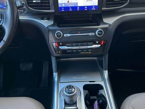 Used 2020 Ford Explorer XLT w/ Equipment Group 202A image 15