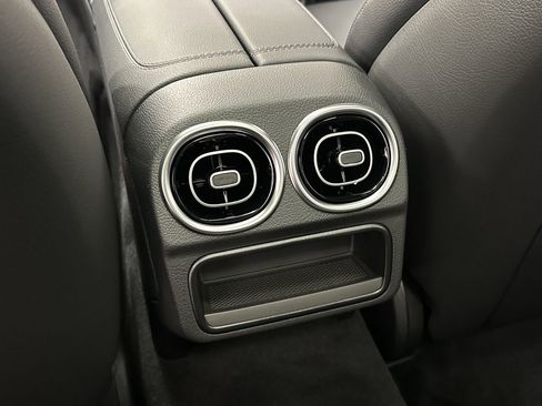 New 2025 Mercedes-Benz C 300 4MATIC Sedan image 25