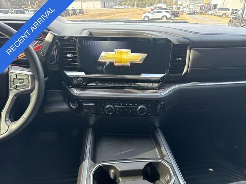 Used 2024 Chevrolet Silverado 2500 LTZ w/ LTZ Plus Package image 11