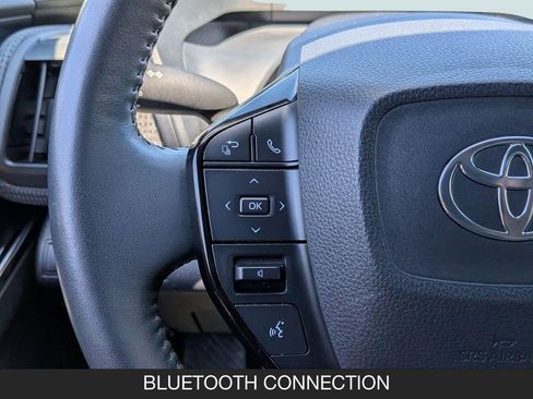 Used 2023 Toyota bZ4X FWD image 18