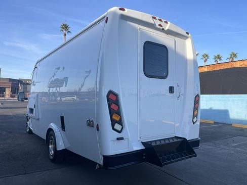 Used 2017 Ford E-450 and Econoline 450 Super Duty w/ Shuttle Bus Prep Package image 5