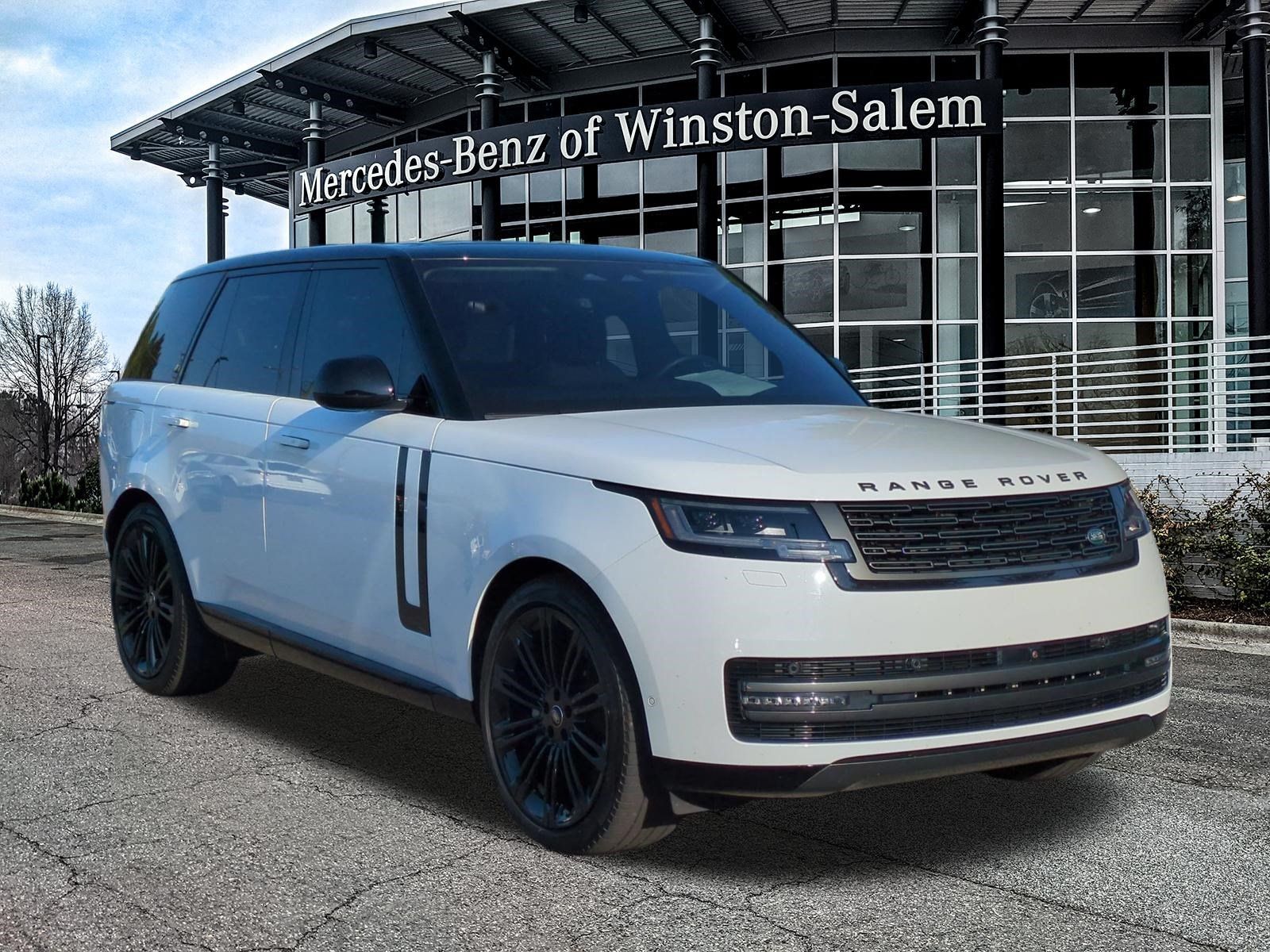 Used 2022 Land Rover Range Rover SE AWD/4WD image 1