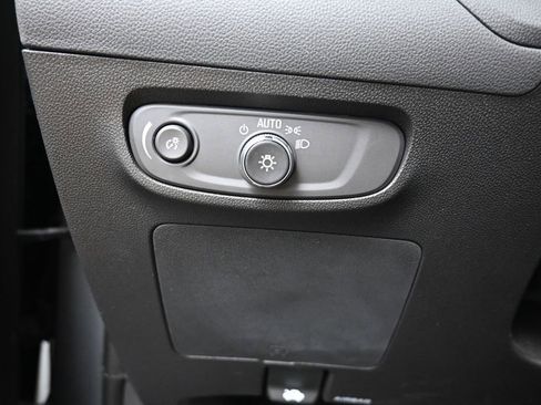 Used 2025 Buick Encore GX Preferred AWD/4WD image 17