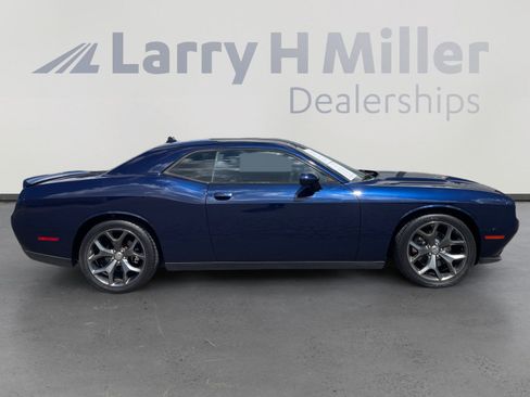 Used 2015 Dodge Challenger SXT Plus w/ Driver Convenience Group RWD image 6