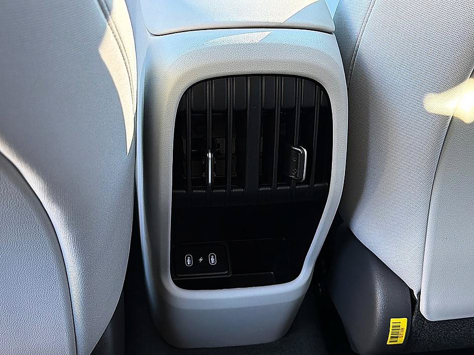 New 2027 Hyundai Kona SEL Sport AWD/4WD image 7