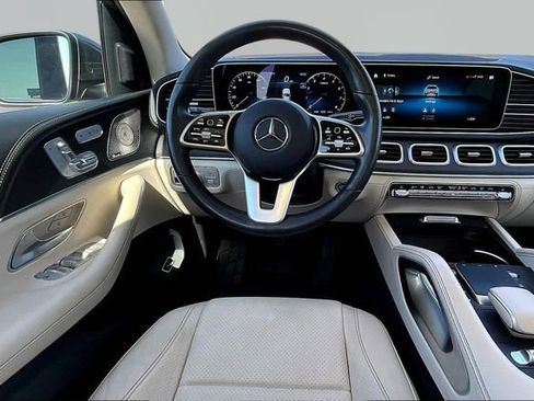 Used 2022 Mercedes-Benz GLS 450 4MATIC image 5