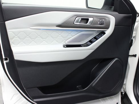 New 2026 Ford Explorer Platinum AWD/4WD image 11