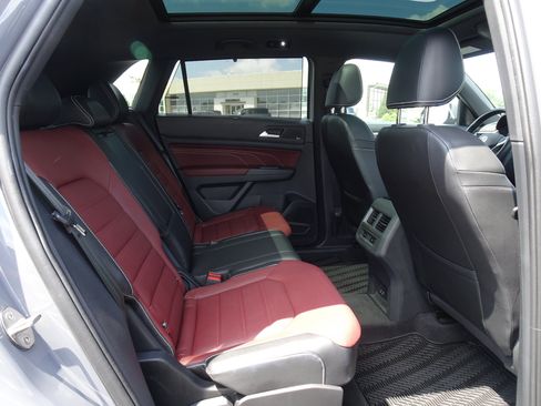 Used 2023 Volkswagen Atlas Cross Sport SEL Premium R-Line AWD/4WD image 19