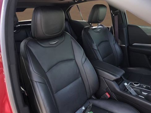 Used 2019 Cadillac XT4 Premium Luxury w/ Enhanced Visibility Package FWD image 30