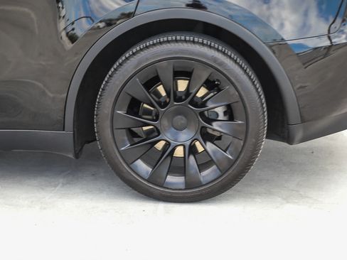 Used 2020 Tesla Model Y Long Range AWD/4WD image 11