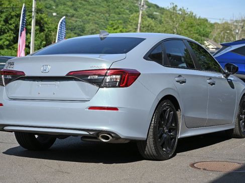 Used 2023 Honda Civic Sport image 5