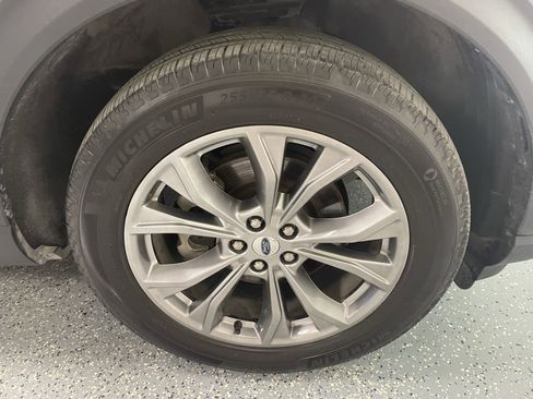 Used 2022 Ford Explorer XLT w/ Equipment Group 202A image 31