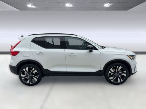 New 2026 Volvo XC40 B5 Ultra w/ Climate Package AWD/4WD image 8