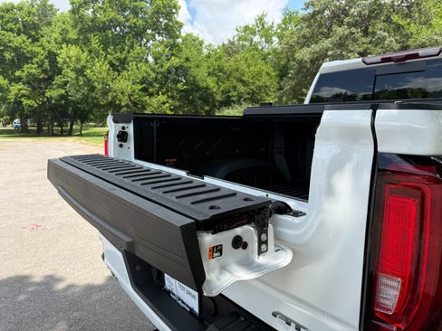 Used 2024 GMC Sierra 1500 AT4 w/ Technology Package image 64