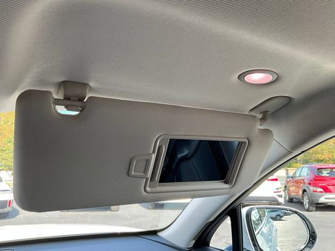 Used 2025 Genesis GV80 2.5T image 31