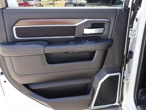 Used 2022 RAM 2500 Laramie AWD/4WD image 15