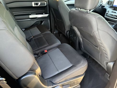 Used 2023 Ford Explorer XLT image 36